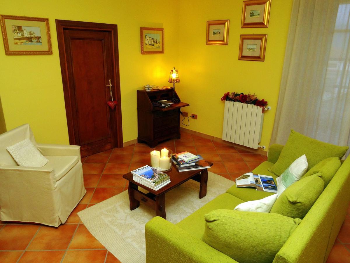 Bb Doliahouse Bed and Breakfast Dolianova Exteriör bild